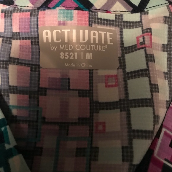 Activate scrub top - Picture 2 of 2